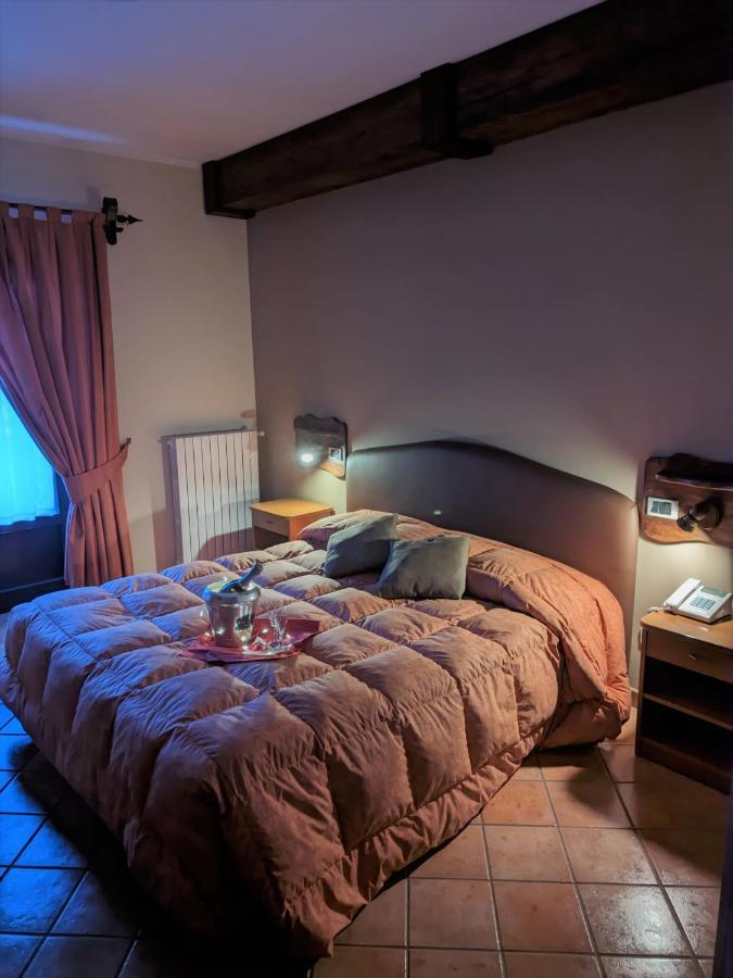 Hotel Altopiano Delle Rocche Rocca di Mezzo Esterno foto