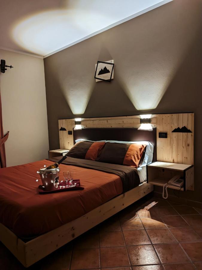 Hotel Altopiano Delle Rocche Rocca di Mezzo Esterno foto