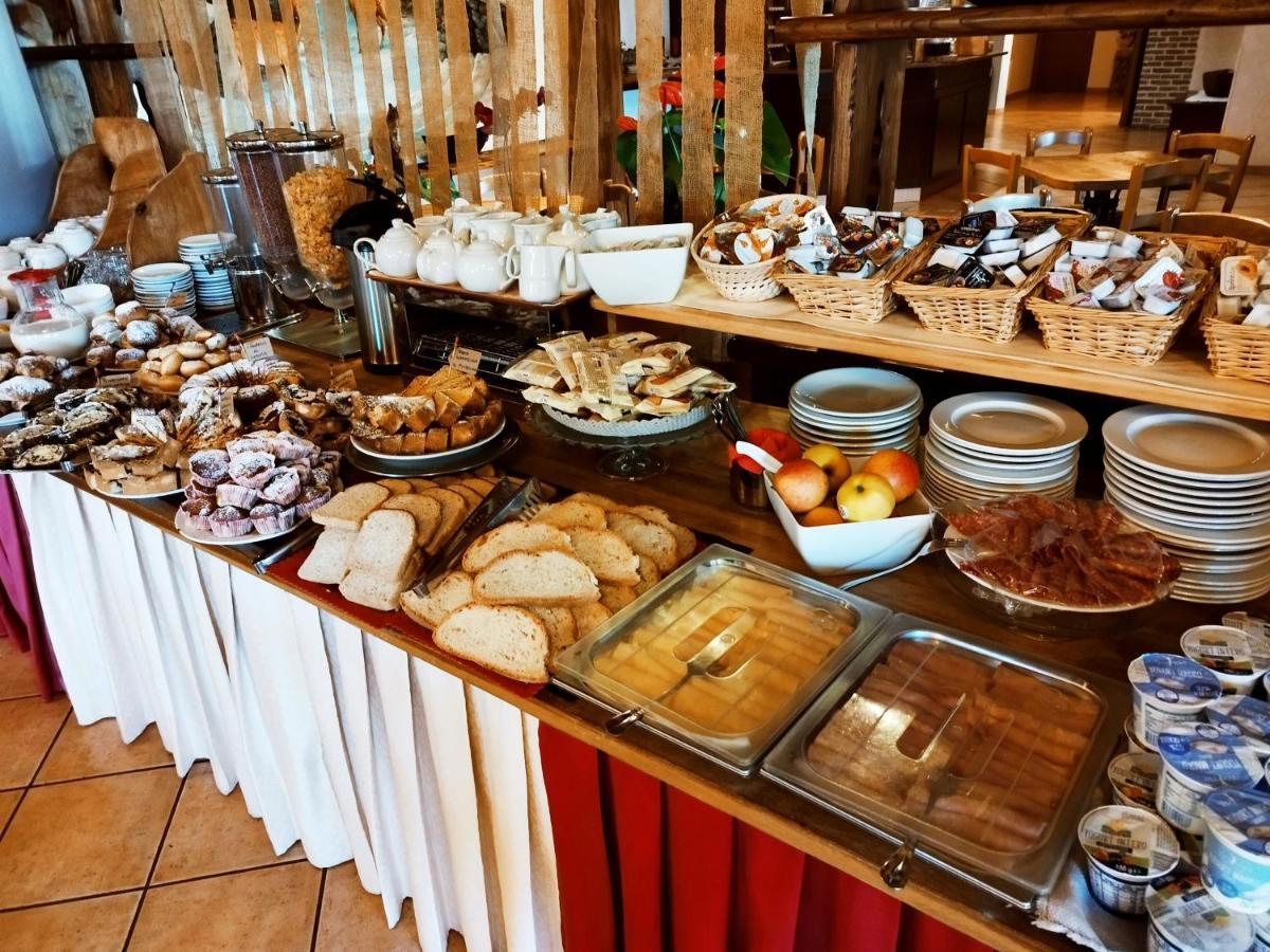 Hotel Altopiano Delle Rocche Rocca di Mezzo Esterno foto