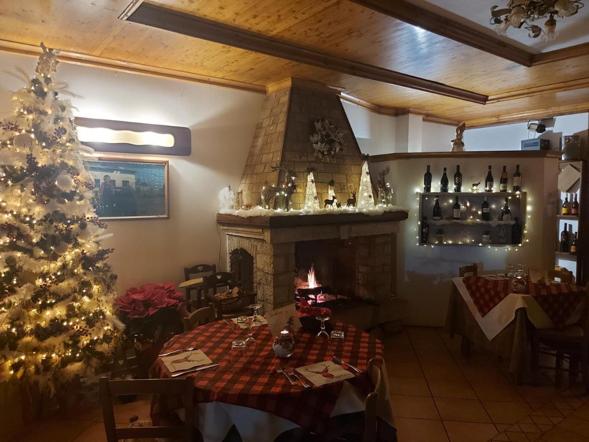 Hotel Altopiano Delle Rocche Rocca di Mezzo Esterno foto