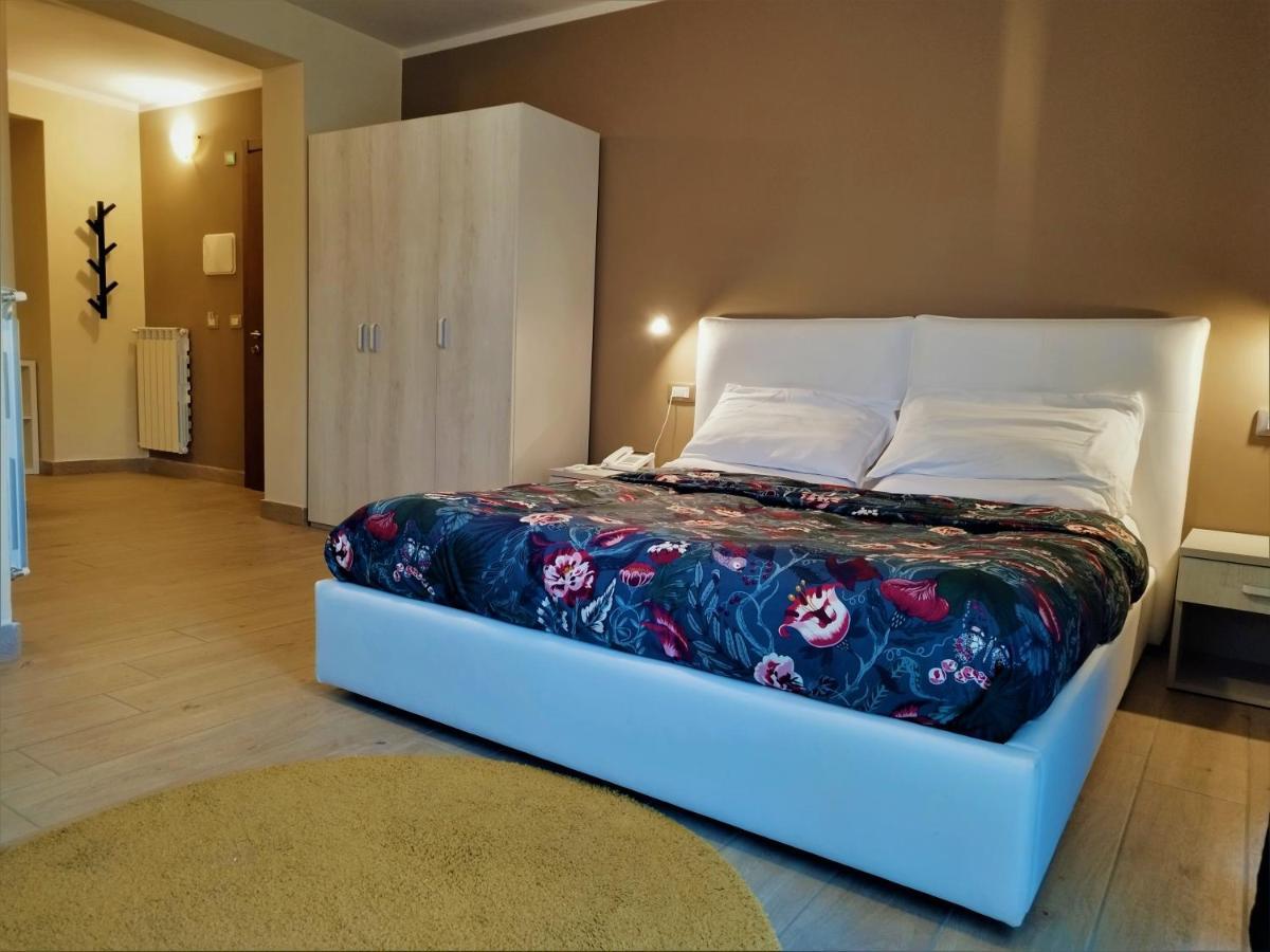 Hotel Altopiano Delle Rocche Rocca di Mezzo Esterno foto