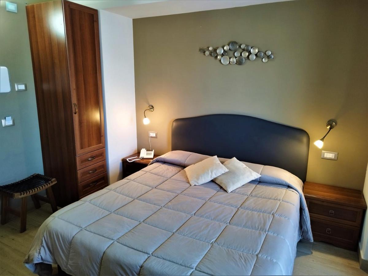 Hotel Altopiano Delle Rocche Rocca di Mezzo Esterno foto