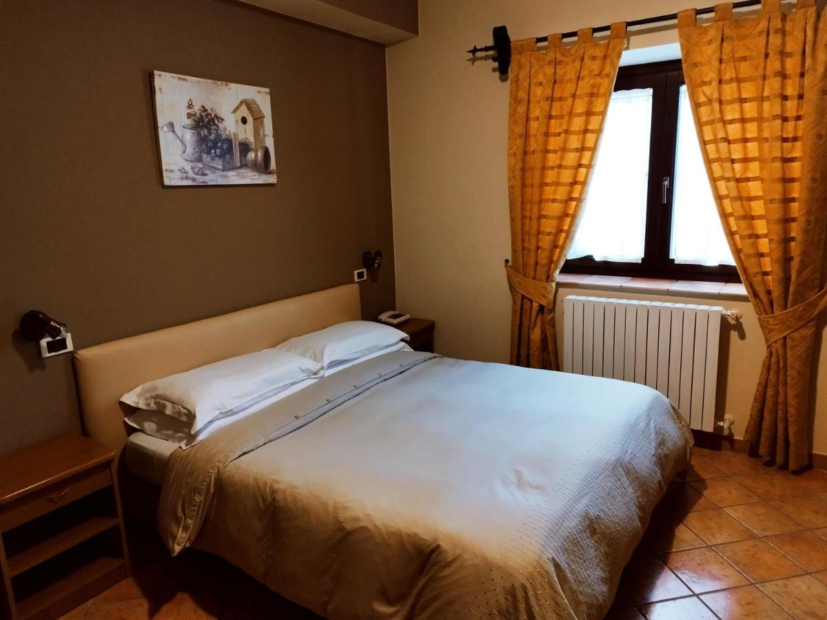 Hotel Altopiano Delle Rocche Rocca di Mezzo Esterno foto