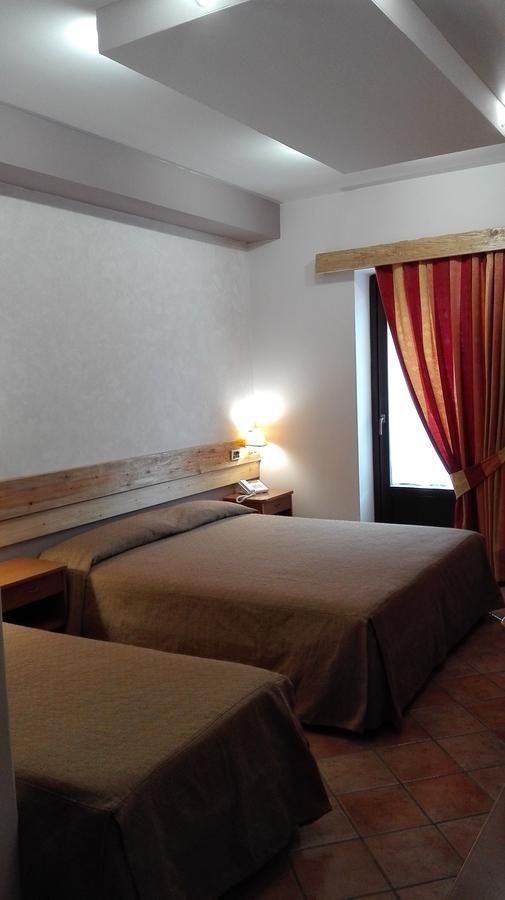 Hotel Altopiano Delle Rocche Rocca di Mezzo Esterno foto