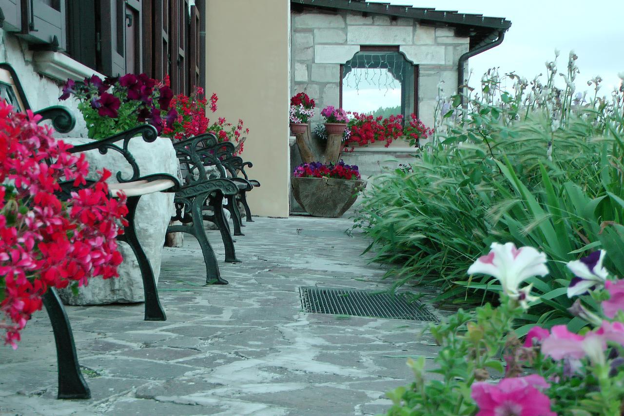 Hotel Altopiano Delle Rocche Rocca di Mezzo Esterno foto