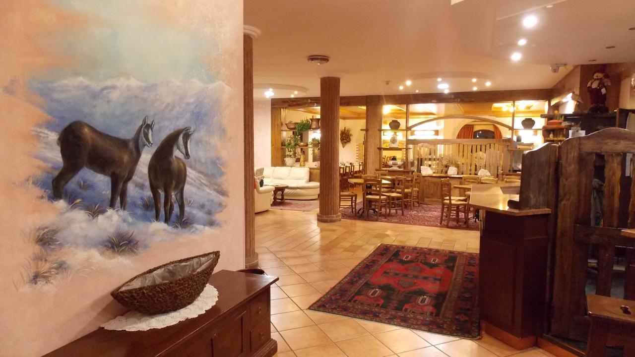 Hotel Altopiano Delle Rocche Rocca di Mezzo Esterno foto