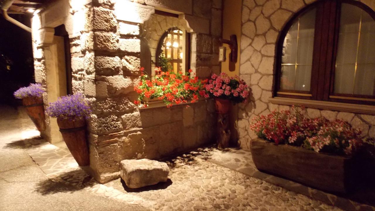 Hotel Altopiano Delle Rocche Rocca di Mezzo Esterno foto