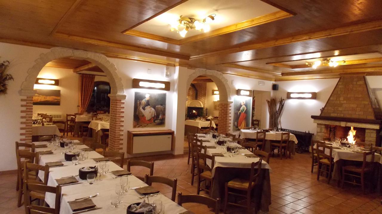 Hotel Altopiano Delle Rocche Rocca di Mezzo Esterno foto